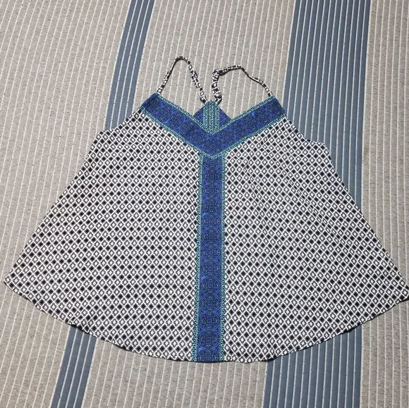 Beautiful Tent top - Picture 4 of 6